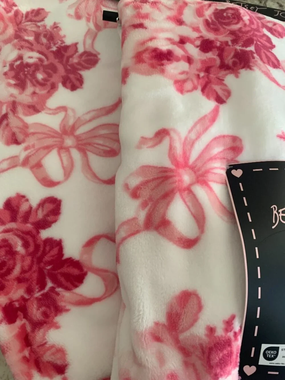 Betsey Johnson Plush Throw Pink Roses & Ribbons 50x70